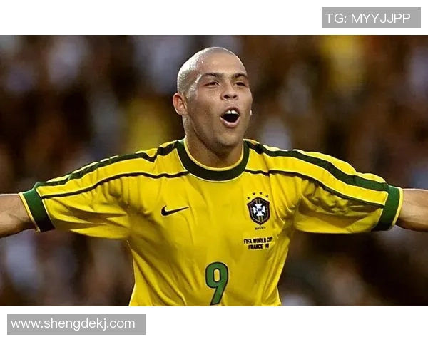 足球传奇老罗纳尔多的辉煌历程与不朽影响力探讨